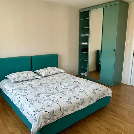Fenix 2 Bedroom Center Διαμέρισμα