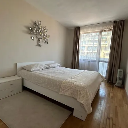 Fenix 2 Bedroom Center Διαμέρισμα *
