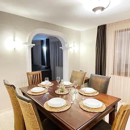 Fenix 2 Bedroom Center *
