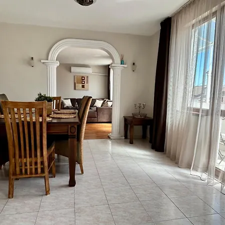 Fenix 2 Bedroom Center Apartament Varna